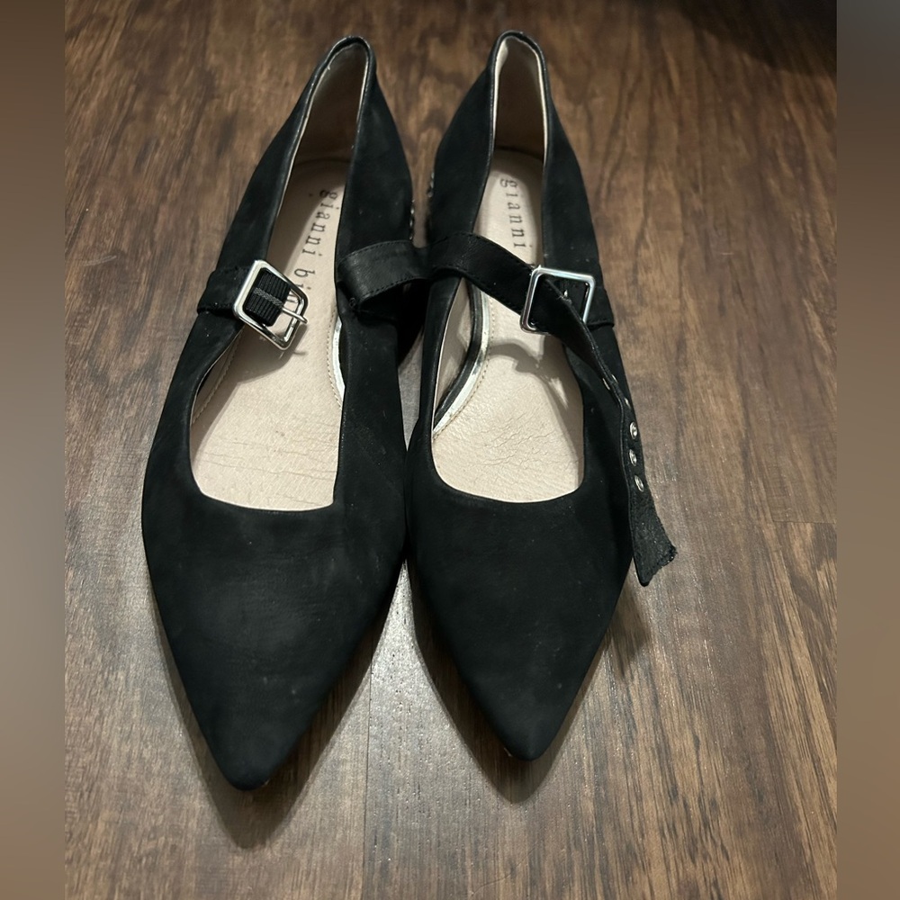 Gianni Bini Black Pointed Flats with Buckle